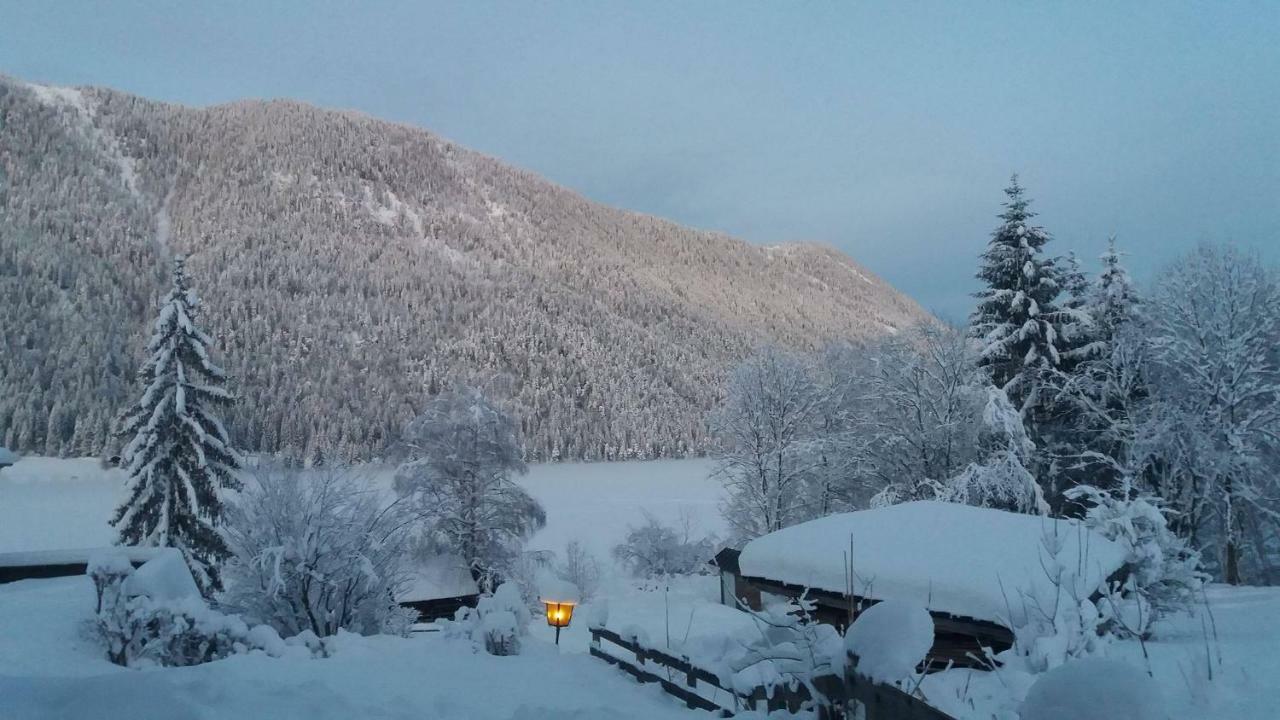 Chalets Zoehrer - Wohnen Am Wasser Weissensee Kültér fotó